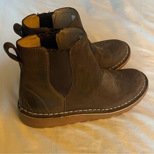 L.L. Bean Brown Stonington Chelsea Suede Ankle Boots Size 7